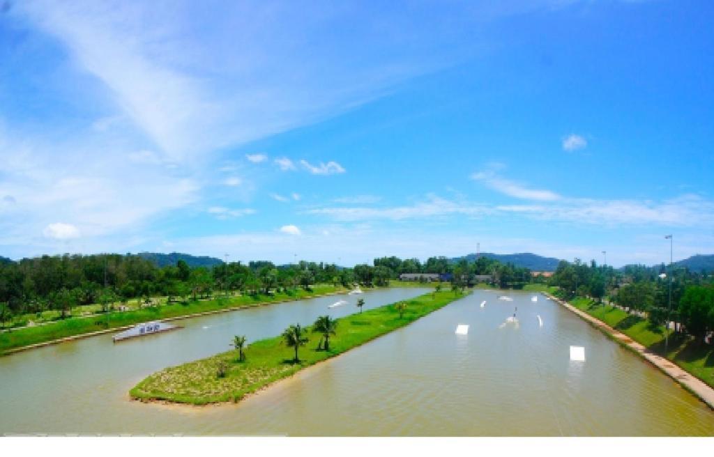 ホテル Phuket Wake Park カトゥー エクステリア 写真