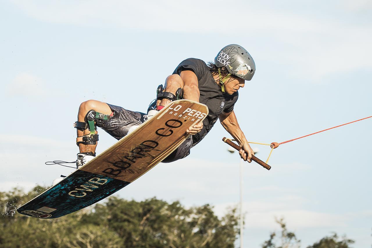 ホテル Phuket Wake Park カトゥー エクステリア 写真